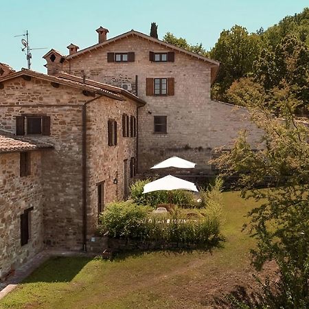 Fonte Chiara Villa Gubbio Bagian luar foto