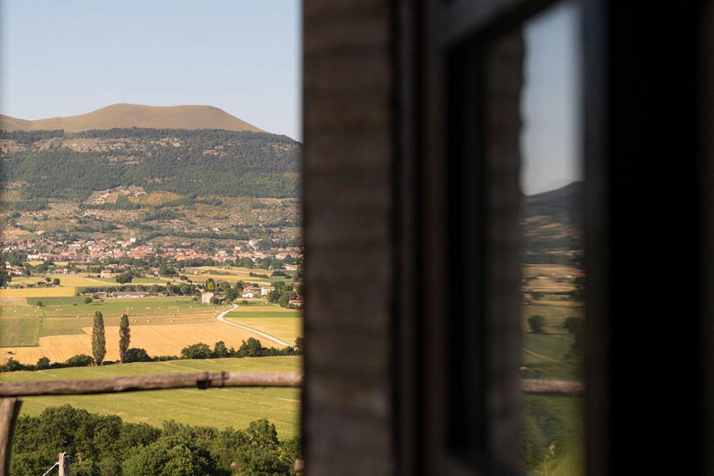 Fonte Chiara Villa Gubbio Bagian luar foto