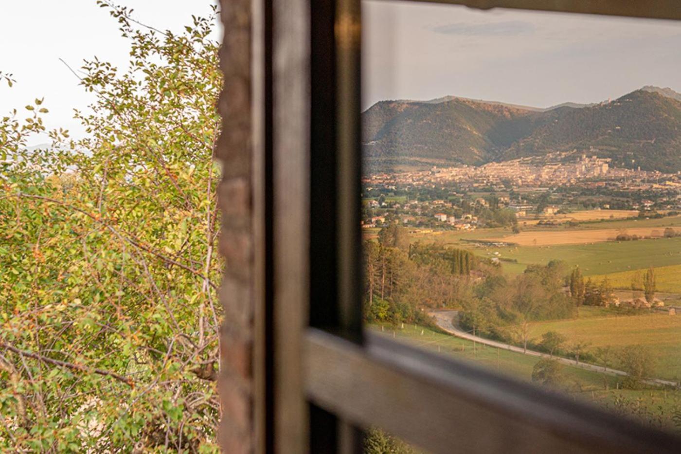 Fonte Chiara Villa Gubbio Bagian luar foto