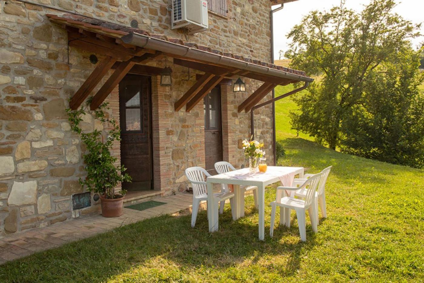 Fonte Chiara Villa Gubbio Bagian luar foto