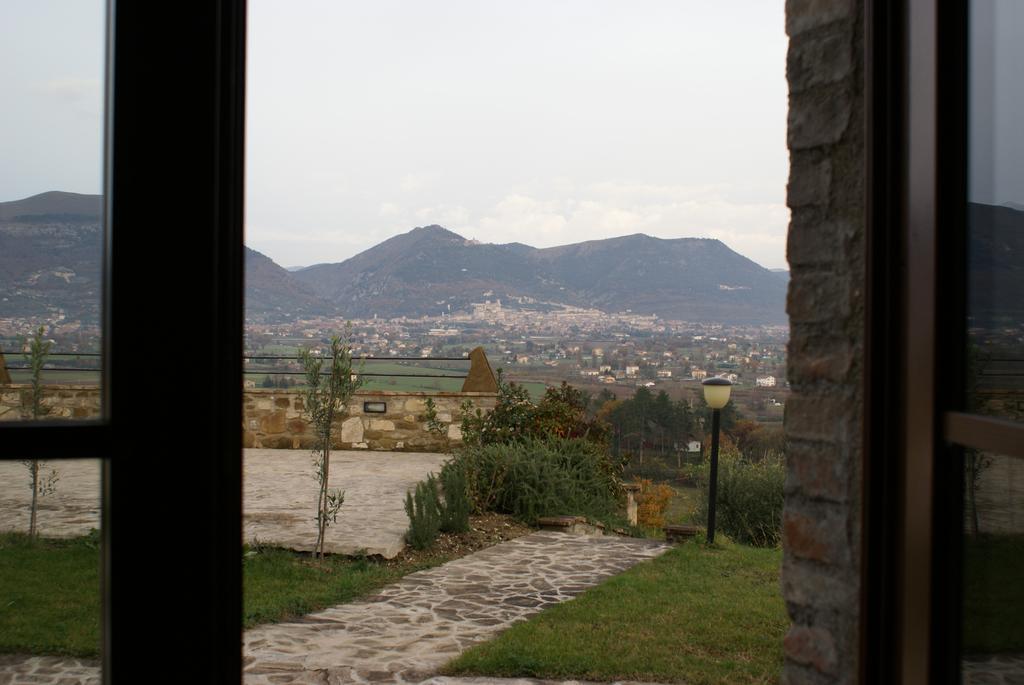 Fonte Chiara Villa Gubbio Bagian luar foto